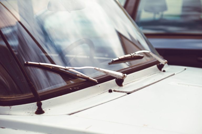 Cara Cek Kondisi Wiper Kaca Mobil sebelum Ganti